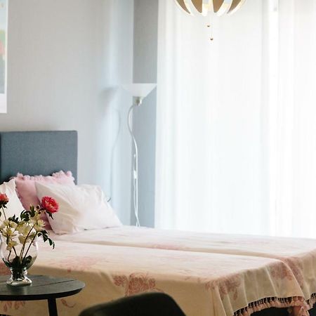 Cosy Downtown Studio - Suite Комотіні Екстер'єр фото